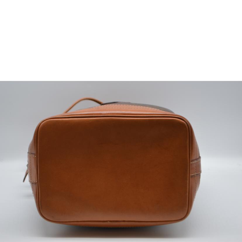 CELINE CELINE/マカダムラインドローストリングレザーショルダー//M94/Bランク/89