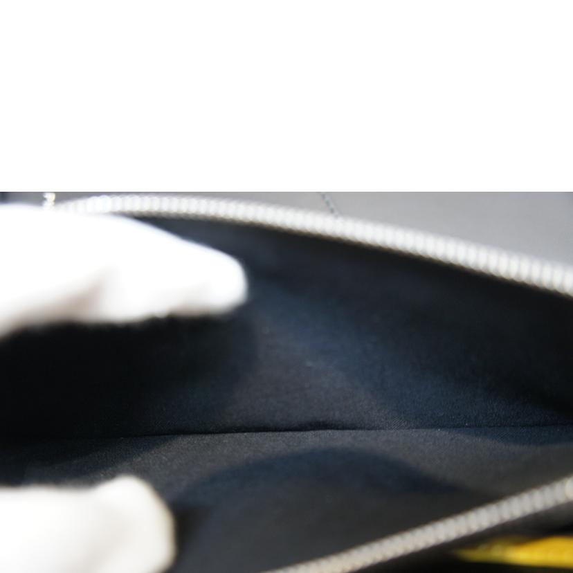 FENDI フェンディ/ラウンドZIPオーガナイザー長財布/レザー/黒//Aランク/92