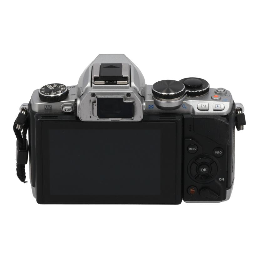 Nikon ニコン/ミラーレス一眼ダブルズーム/E-M10/OM-D E-M10ダブルズーム//V5PG30032/Bランク/40