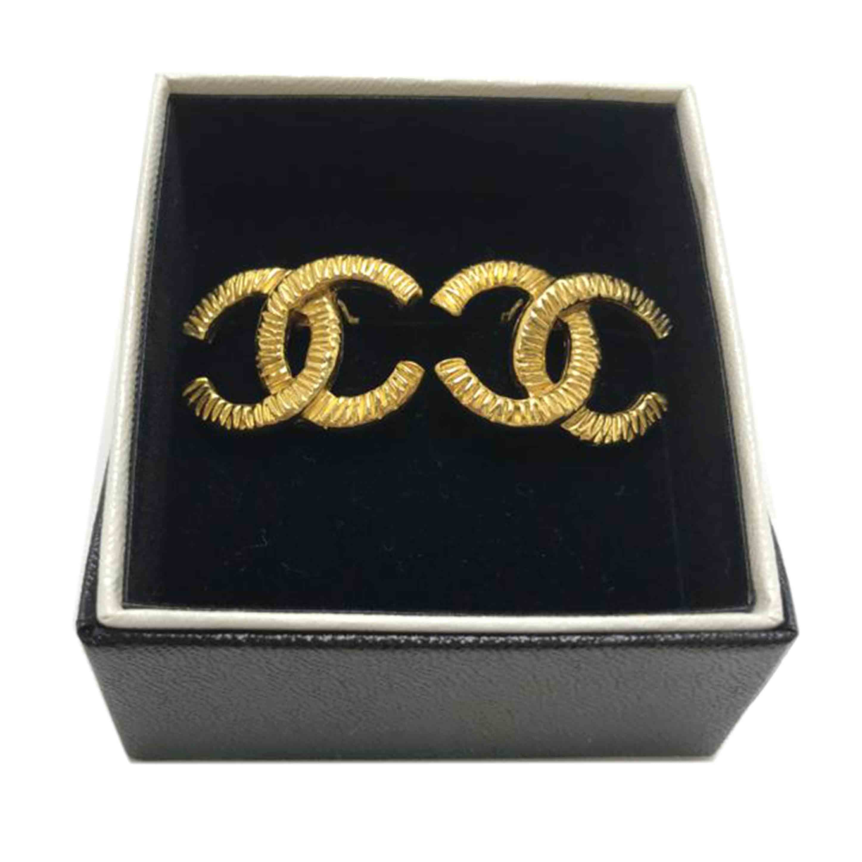 CHANEL シャネル　ベロア　ハンガー　ココマーク　ゴールド金具　9本 CHANEL シャネル ベロア ハンガー ココマーク ゴールド金具 9本