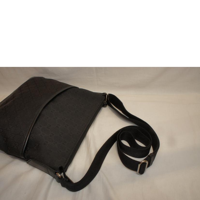 GUCCI グッチ/GGキャンバスメッセンジャーバッグ/145857//498***/Aランク/92