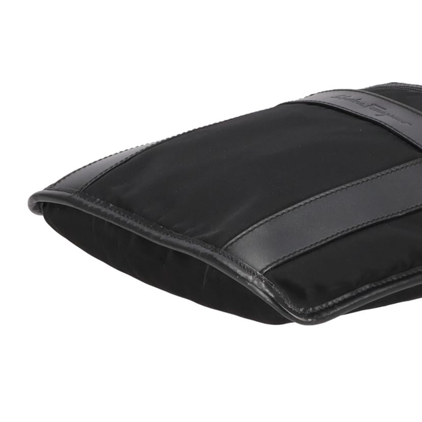 Ferragamo フェラガモ/ナイロンショルダーバッグ/ブラック/t17436a//AU-**/ABランク/18