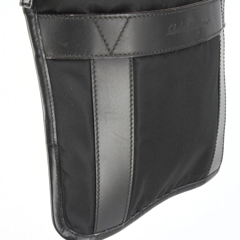 Ferragamo フェラガモ/ナイロンショルダーバッグ/ブラック/t17436a//AU-**/ABランク/18