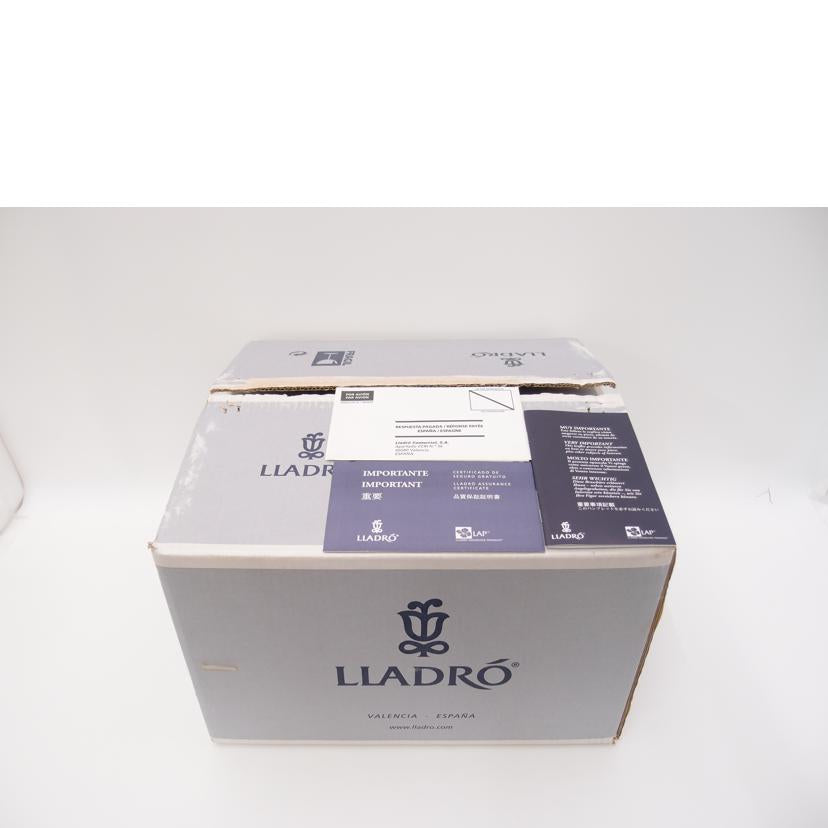 LLADRO リヤドロ/リヤドロ人形 凍った川で魚釣り/12237//Aランク/69