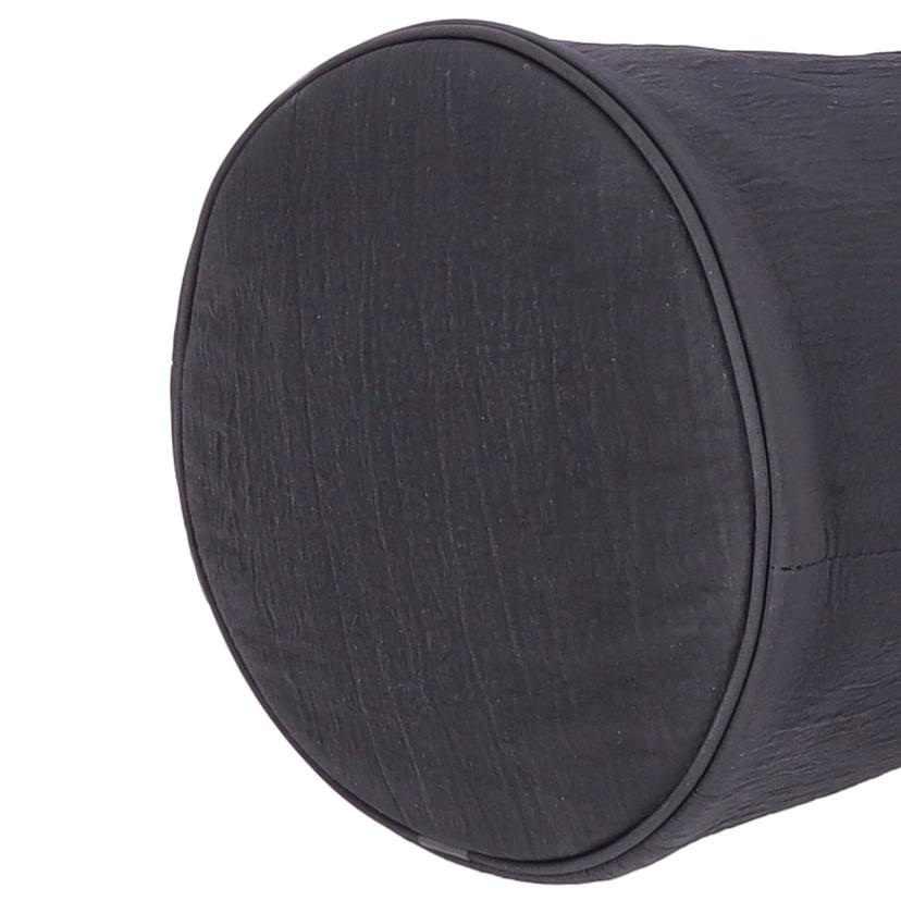 BOTTEGA VENETA ボッテガヴェネタ/ナイロンバケットメッセンジャーバッグ/ブラック/570185//B79******/Aランク/18