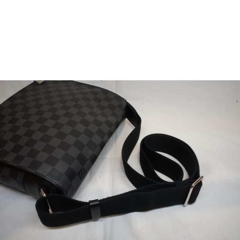 LOUIS VUITTON ルイヴィトン/ディストリクトPM NM/ダミエ/グラフィット/N41028//CA0***/Aランク/92