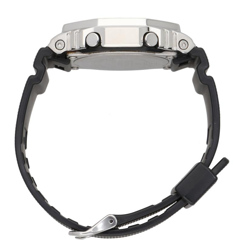 CASIO カシオ/G-SHOCKオクタゴン/メタルベゼル/デジアナウォッチ/クォーツ/GM-2100-1AJF//D1A***/Aランク/18