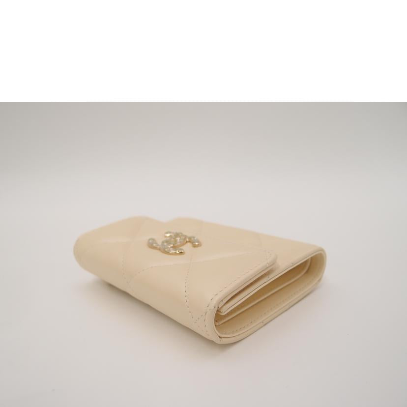 CHANEL/マトラッセ三つ折り財布/ライトイエロー/AP3328 //E10*****/SAランク/69