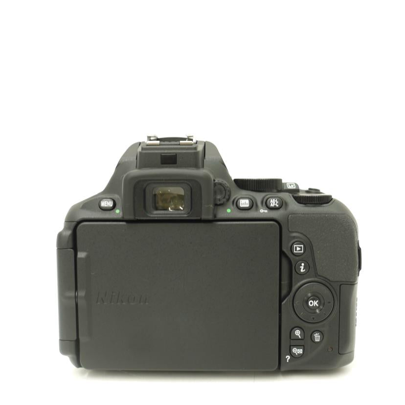 Nikon ニコン/デジタル一眼レフ ダブルズームキット/D5600//2178077/Aランク/69