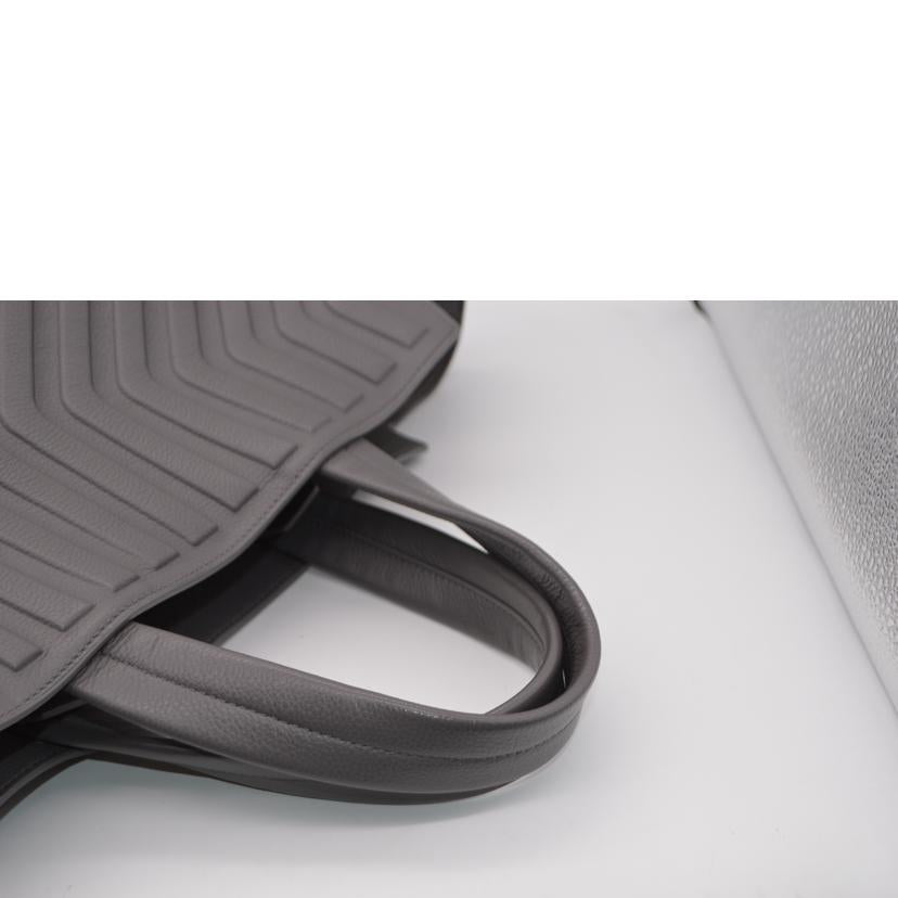 BALENCIAGA バレンシアガ/カーミディアムグレインカーフスキン2wayレザーハンド/679461//002***/Aランク/89