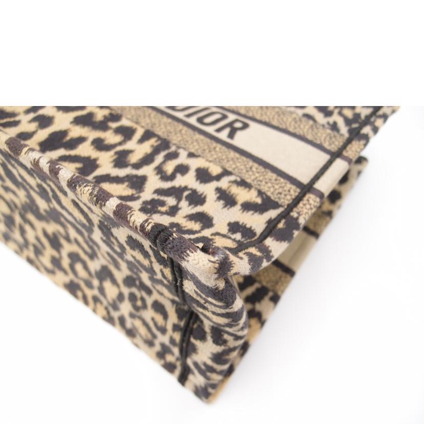 ChristianDior クリスチャンディオール/ブックトートミディアム/レオパード/M1296ZRHM//50-*******/Aランク/69