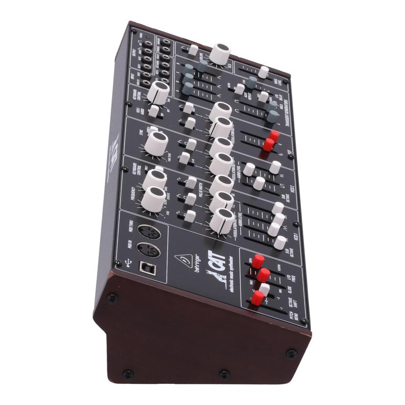 BEHRINGER ベリンガー /アナログシンセサイザー/CAT//S201001399DNE/Bランク/62