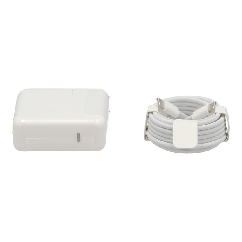 Apple アップル /MacBook Pro(13インチ,M2,2022) /MNEJ3J/A A2338//K2Q9PQ9G43/Bランク/78