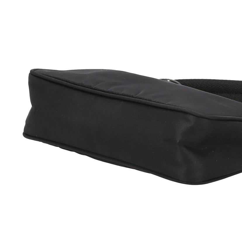 PRADA プラダ/Re-Edition 2000 トライアングルロゴナイロンバッグ/1NE515//Aランク/91