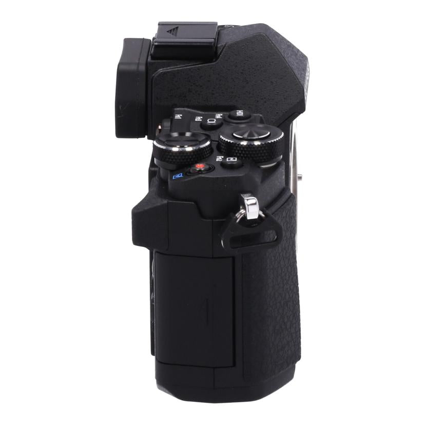 OLYMPUS オリンパス /ミラーレス一眼レンズキット/E-M5 Mark II 14-150mm II レンズキット//BHEA77400/Bランク/82