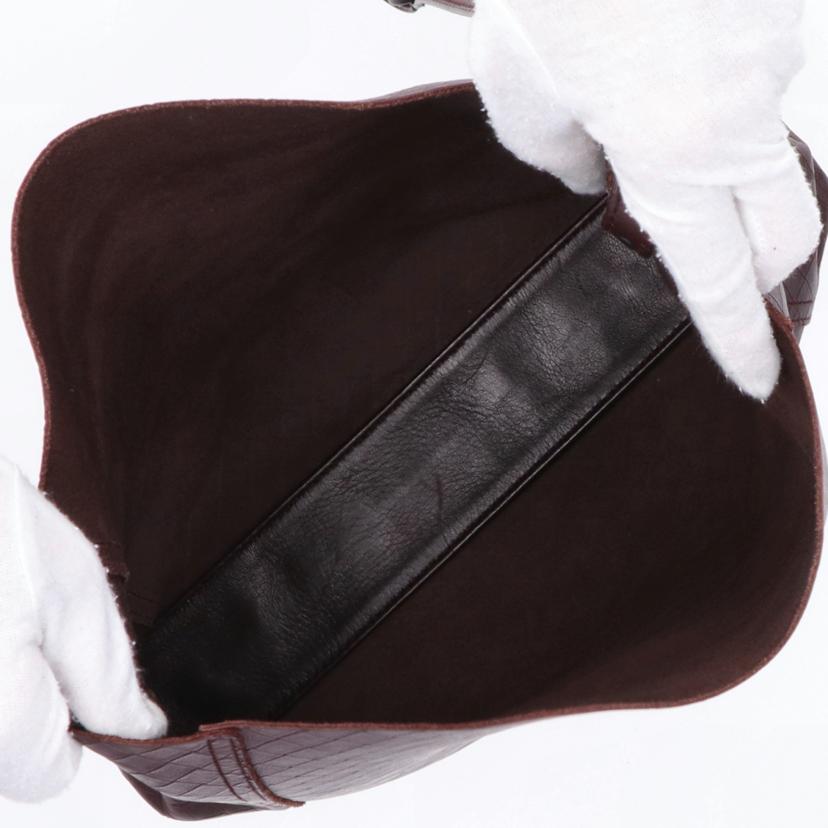 BOTTEGA VENETA ボッテガヴェネタ/イントレチャート斜め掛けショルダー/ブラウン//ABランク/75