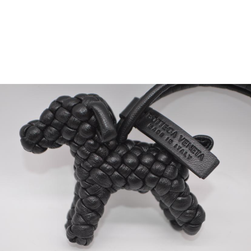 BOTTEGA VENETA ボッテガヴェネタ/イントレチャートナッパレザードックチャーム/807068 V3D81//SAランク/89