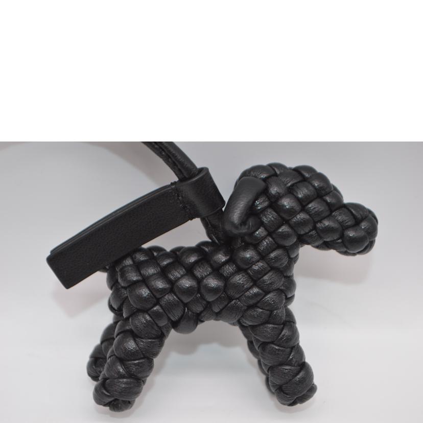 BOTTEGA VENETA ボッテガヴェネタ/イントレチャートナッパレザードックチャーム/807068 V3D81//SAランク/89