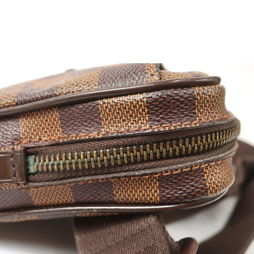 LOUIS VUITTON ルイヴィトン ルイ・ヴィトン ビトン ダミエ・エベヌ 市松模様 ブラウン 茶 ショルダーバッグ ハンドバッグ トートバッグ ブラウン メンズ レディース 定番 人気 LV 斜め掛け 肩がけ/バム・バッグ・ブルックリン/ダミエ/エベヌ ボディバッグ/N41101//CA0***/Bランク/65
