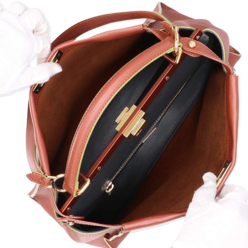 FENDI /ピーカブーラージ2wayショルダー/8BN210//5AV*********/Aランク/24