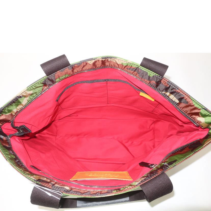 Vivienne Westwood ヴィヴィアンウエストウッド/ナイロンビックトートバッグ 迷彩×レッド オーブ/VWH101//SAランク/65