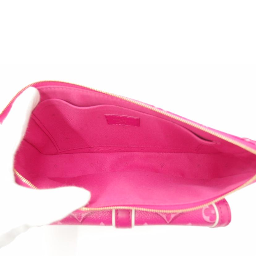 LOUIS VUITTON/マキシポシェットアクセソワール/モノグラム/フューシャ/M46161//RFI****/SAランク/69