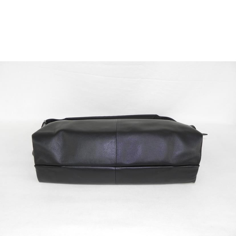 kawakawa カワカワ/kawakawa/hatome レザーボディバッグ//Aランク/81