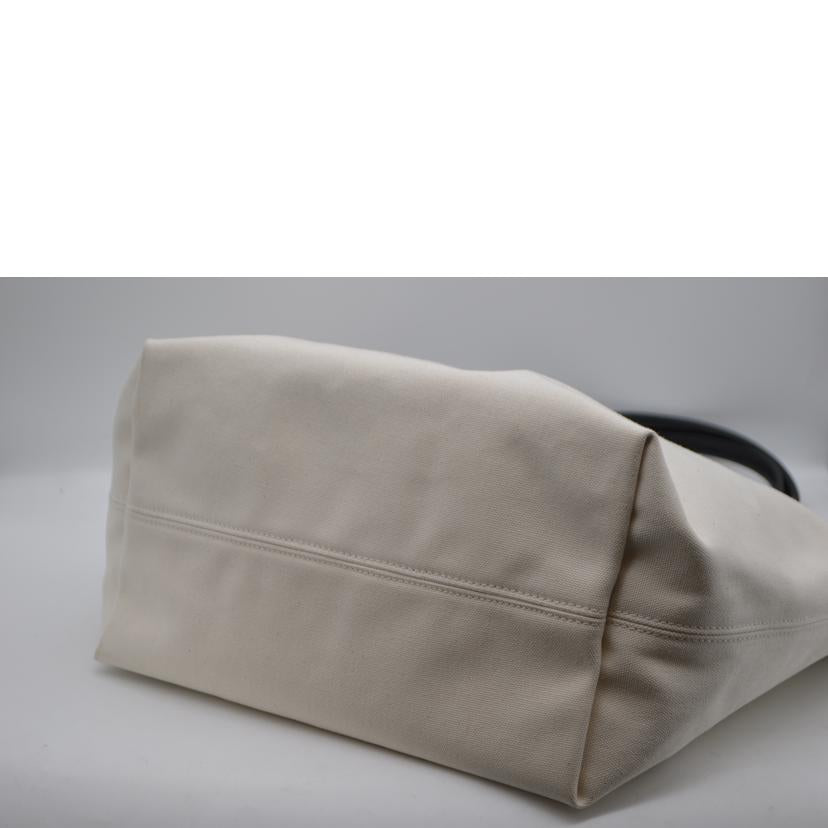 BALENCIAGA バレンシアガ/シティーズパリジャンボスモールレザーハンド/ホワイト/692068//926**********/SAランク/89