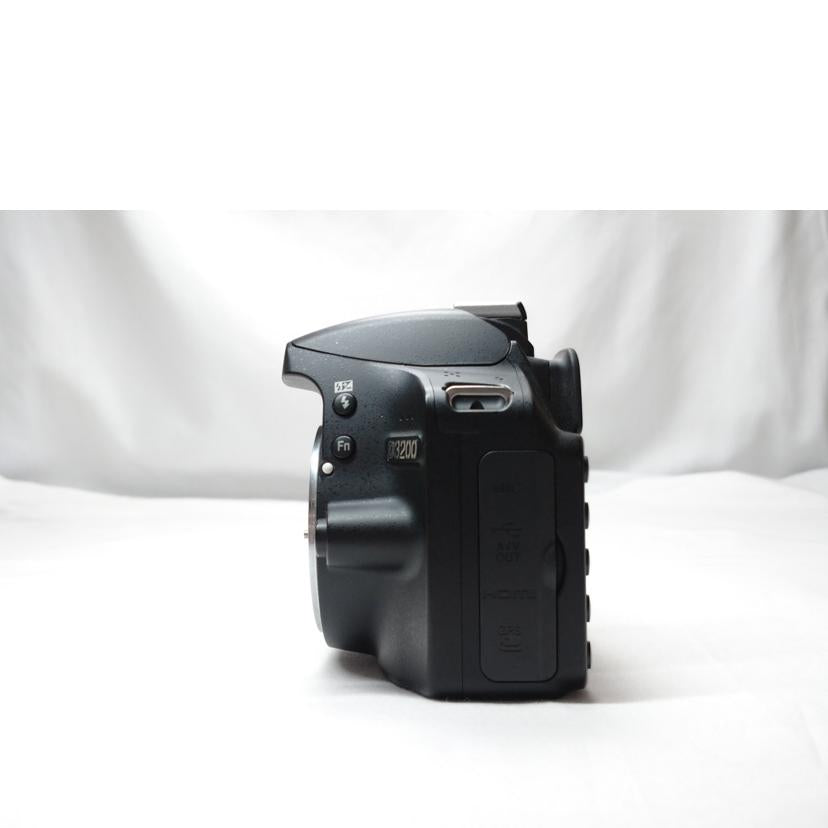 Nikon ニコン/デジタル一眼レフ レンズキット/D3200//2104194/Bランク/52