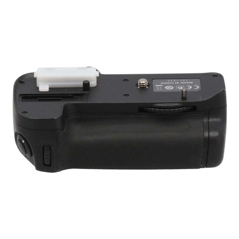Nikon ニコン /マルチパワーバッテリーパック/MB-D11 //2054885/Bランク/69