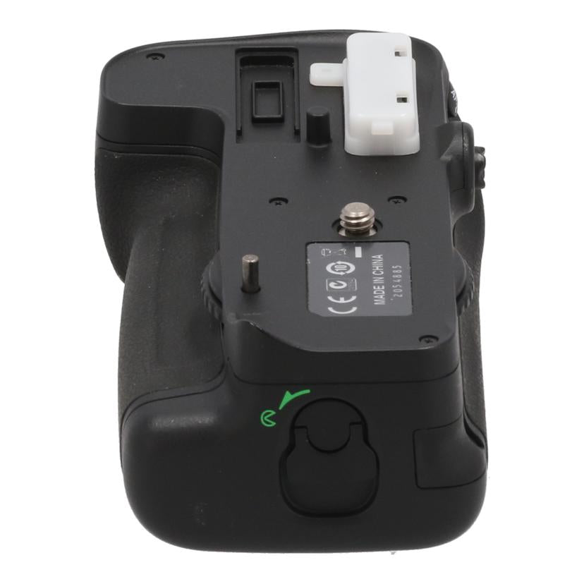 Nikon ニコン /マルチパワーバッテリーパック/MB-D11 //2054885/Bランク/69