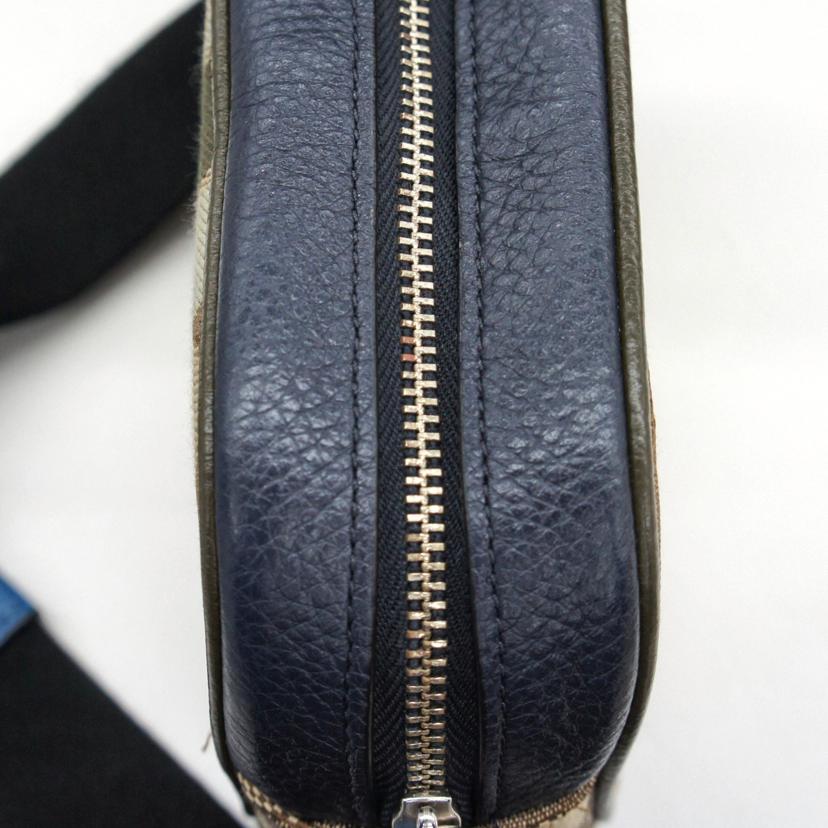 COACH コーチ/ミニデンプシーカメラバッグ シグネチャージャガードストライプアンドコーチパッチ/2635//D20**/Aランク/09