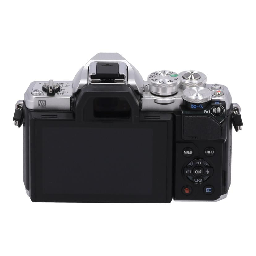 OLYMPUS オリンパス /ミラーレス一眼 レンズキット/OM-D E-M10III EZレンズキット//BHXB46348/Bランク/62