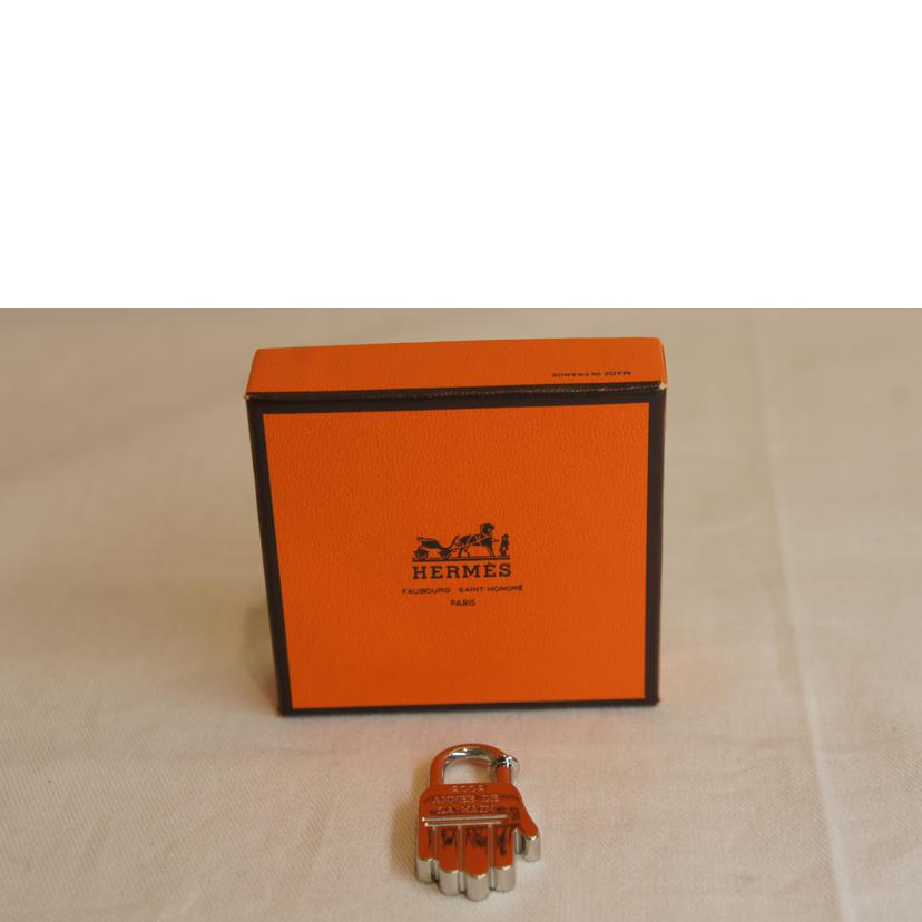 HERMES エルメス/2002年ANNE DE LA MAINハンドモチーフカデナ//Aランク/92