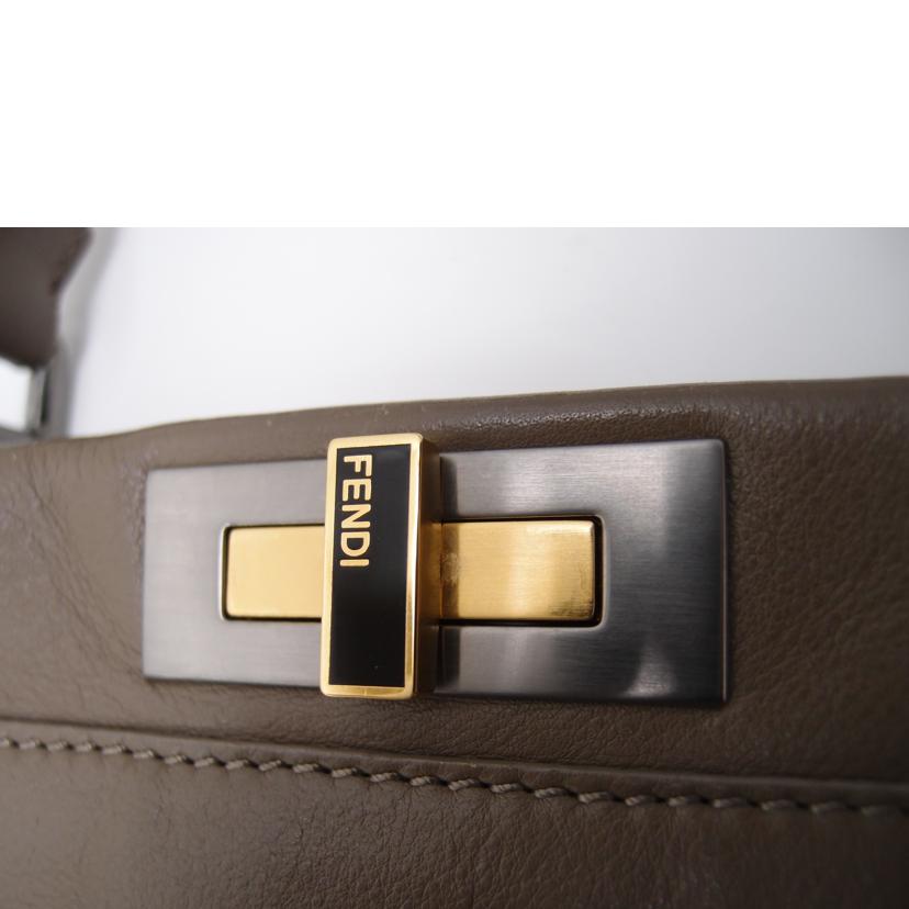 FENDI フェンディ ハンドバッグ ショルダー ターンロック 斜め掛け レザー 内側スウェード レディース/ピーカブー・レギュラー/ナッツブラウン系/8BN226//CA1887209/ABランク/69