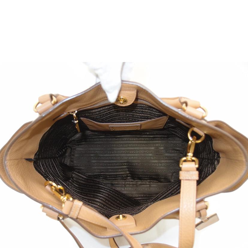 PRADA プラダ トートバッグ ハンドバック ショルダーバッグ 茶 斜め掛け 肩掛け レディース/レザー2wayトート/キャメル/BN2435//208/Aランク/69