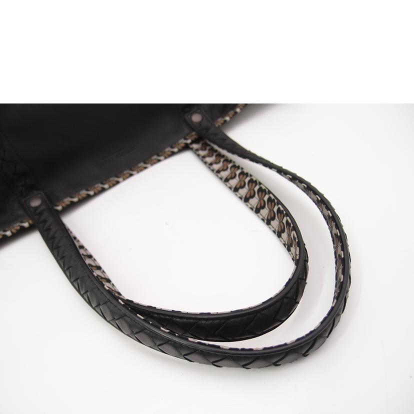 BOTTEGA VENETA ボッテガ・ヴェネタ バッグ 手提げ 肩掛け レザー バタフライ柄/イントレチャート・リバーシブルトート/黒×蝶/547380//ABランク/69