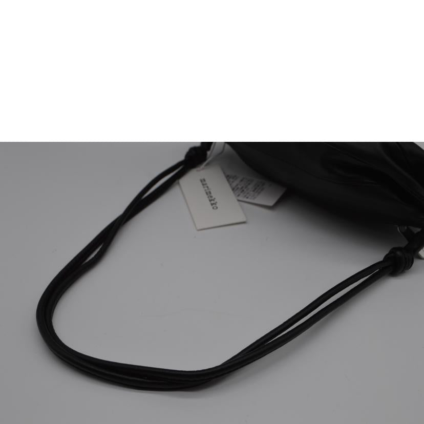 marimekko/ピックカルラレザーショルダー/ブラック/52239292024//Sランク/89