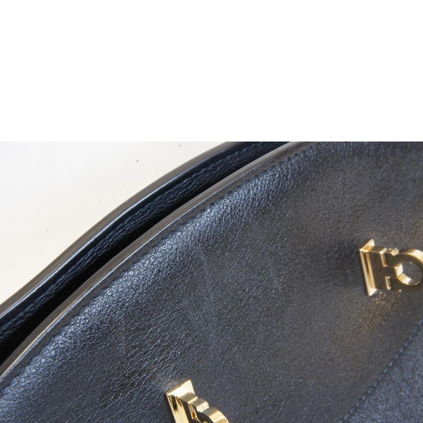 Ferragamo フェラガモ/HUG POUCH クラッチショルダーブラック//ABランク/92