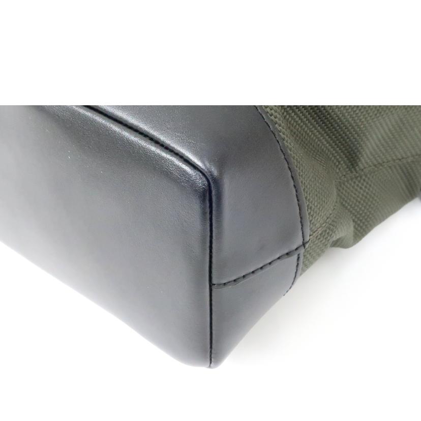 COACH コーチ/テレインバイクバック メッセンジャーパフォレイテッドレ ダークカーキ/F24673//Aランク/65