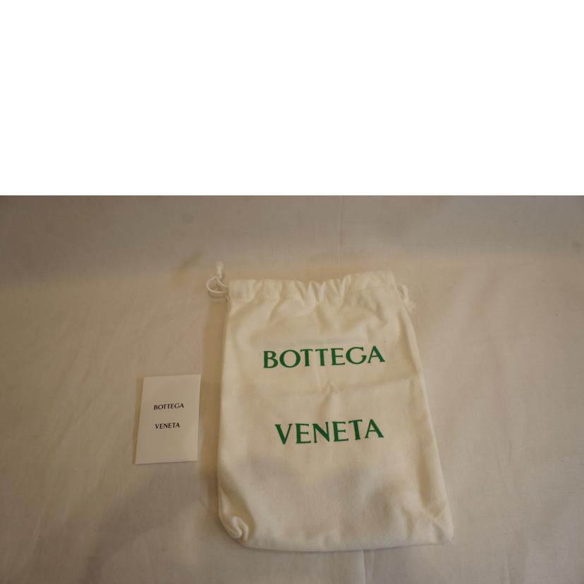 BOTTEGA VENETA ボッテガヴェネタ/レザーベルトバッグ/ウエストバッグ/ウエストポーチホワイト/631117//SAランク/92