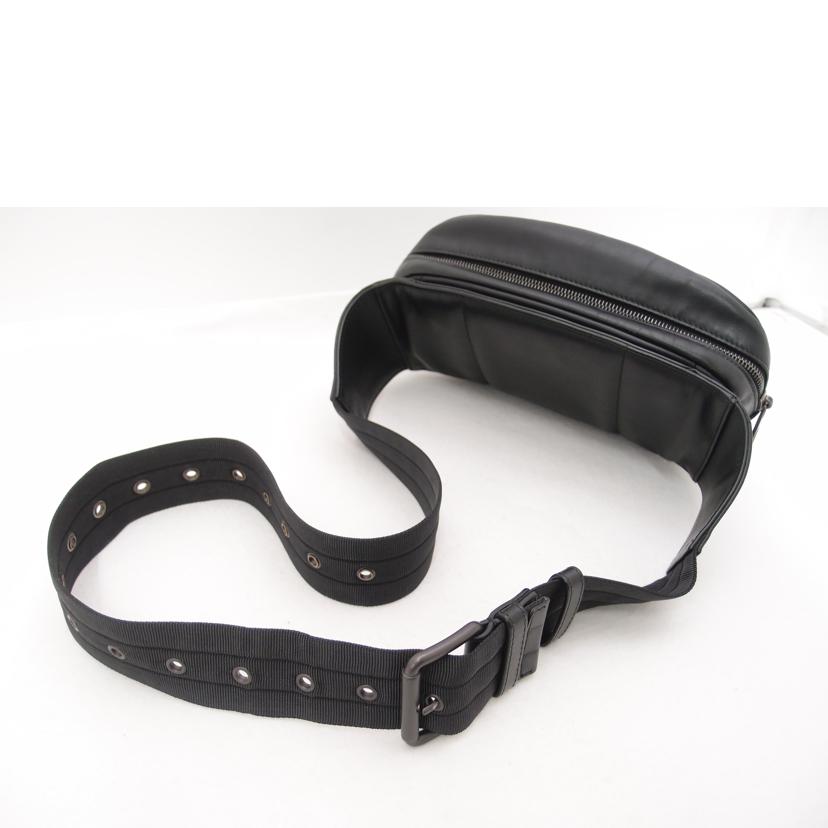 BOTTEGA VENETA ボッテガヴェネタ 黒 ウエストポーチ ワンショルダーバック レザー メンズ レディース/イントレチャートウエストバック/ブラック//Aランク/69