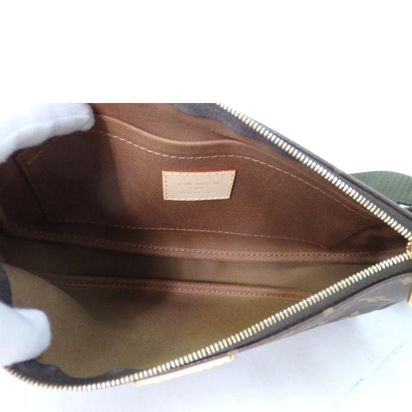 LV ルイヴィトン/ミュルティ・ポシェット・アクセソワール/モノグラム/カーキ/M44813//RFI****/SAランク/84