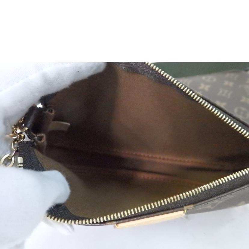 LV ルイヴィトン/ミュルティ・ポシェット・アクセソワール/モノグラム/カーキ/M44813//RFI****/SAランク/84