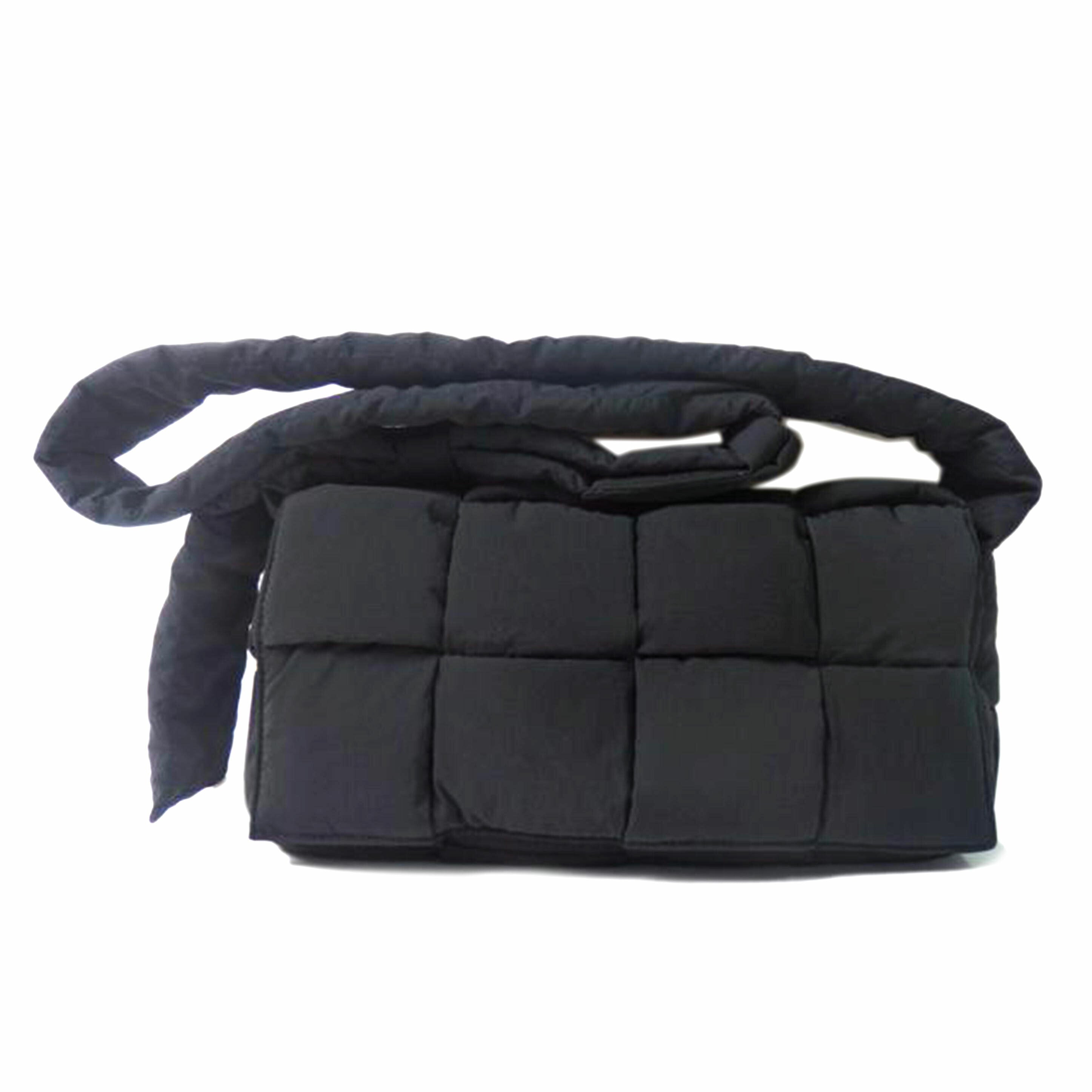 BOTTEGA VENETA ボッテガヴェネタ/パデッドテック・カセット/イントレチャート/ナイロン/ショルダーバッグ/628951//B09850392L/Aランク/84