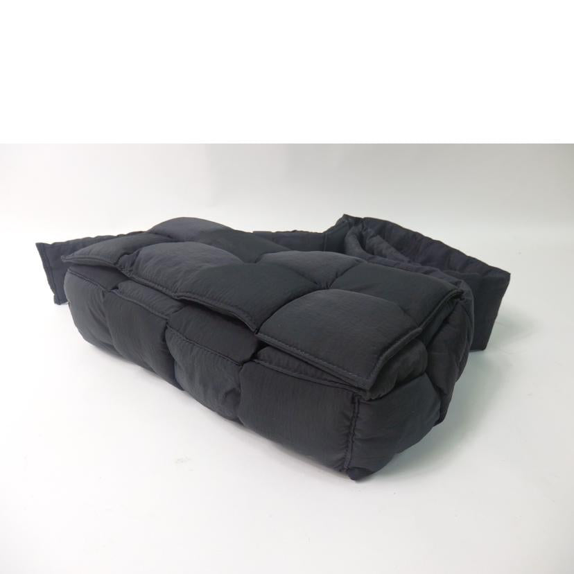 BOTTEGA VENETA ボッテガヴェネタ/パデッドテック・カセット/イントレチャート/ナイロン/ショルダーバッグ/628951//B09850392L/Aランク/84