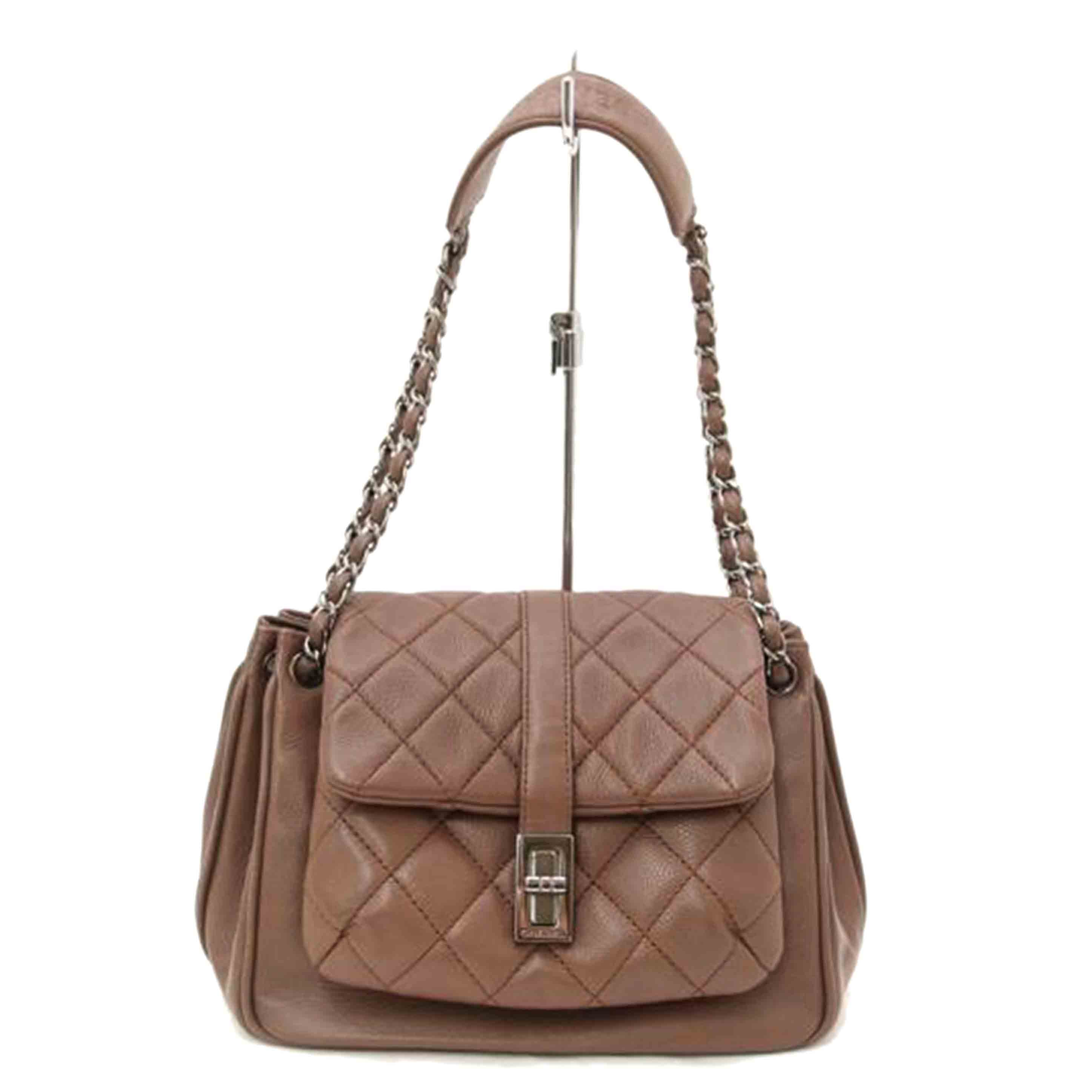 ゆみ　CHANEL 正規品　ブラウンショルダーバック CHANEL（シャネル） マトラッセ ショルダーバッグ レザー ブラウン
