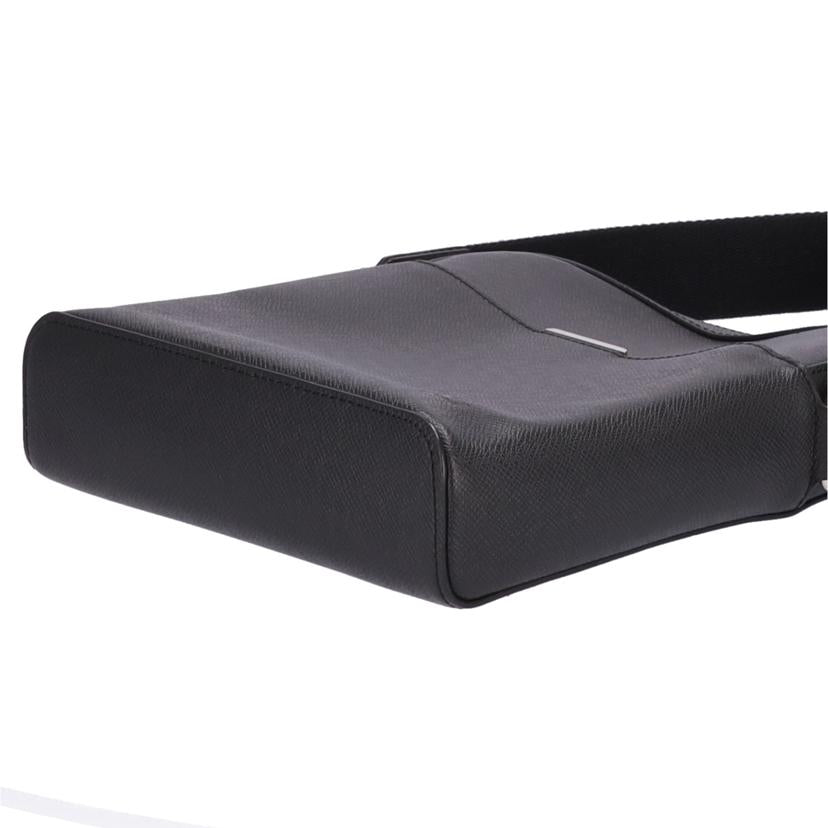 LV ルイヴィトン/アントン・メッセンジャーPM/タイガ・アルドワーズ/M33427//CA3188/Aランク/75