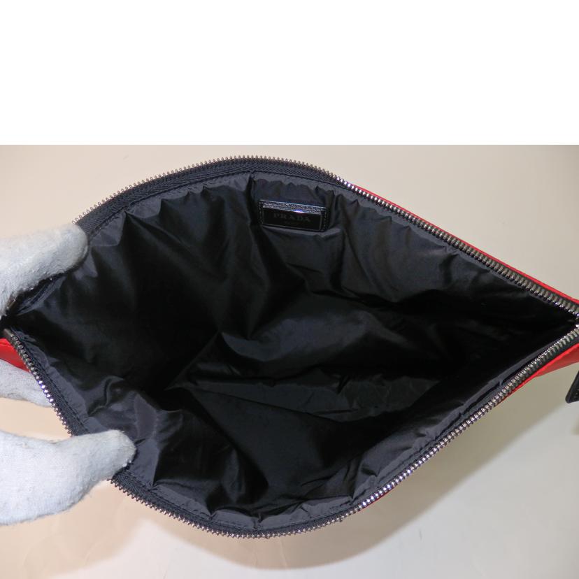 PRADA プラダ/三角ロゴプレートナイロンサフィアーノクラッチバッグ/赤×黒//236/Aランク/84