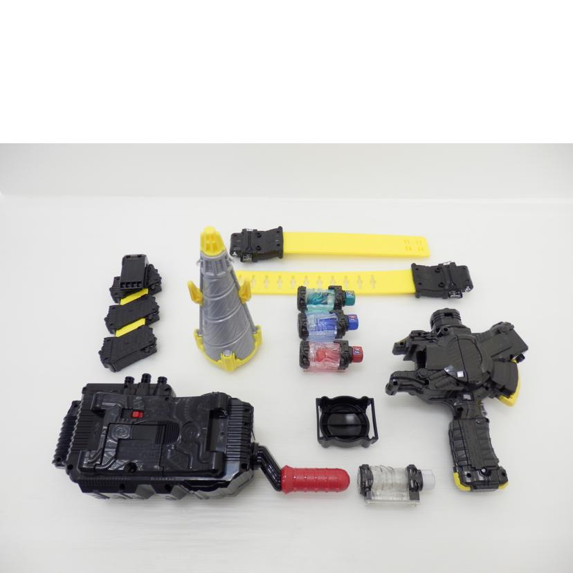 BANDAI バンダイ/DX仮面ライダービルド スペシャルなりきりセット 「仮面ライダービルド」 トイザらス限定 //Aランク/88